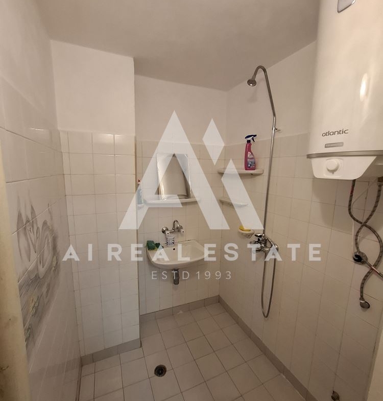 3-стаен апартамент под наем - 0