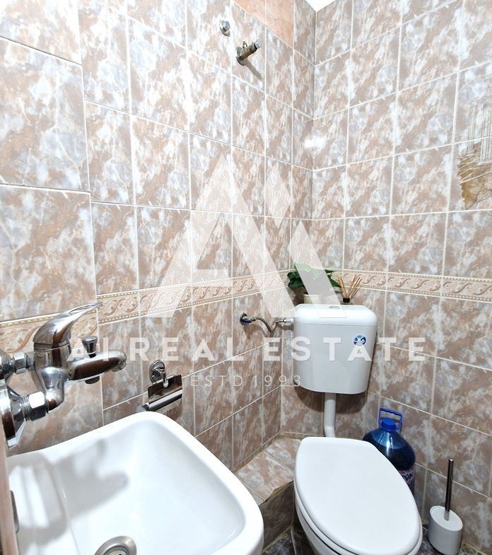 Продава тристаен апартамент - 0