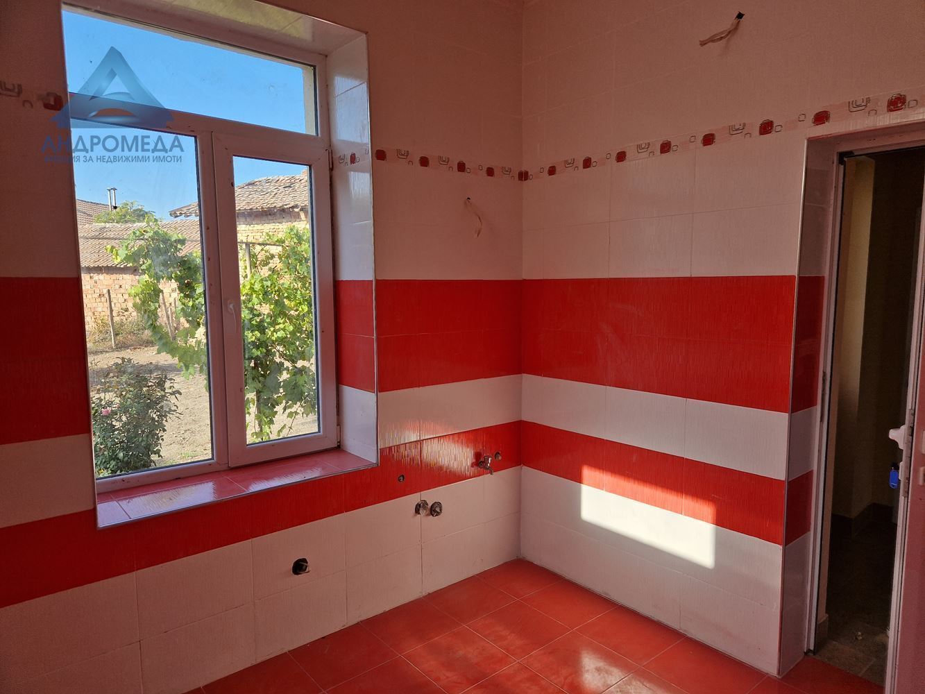 Продава Къща в с. Градина - 0