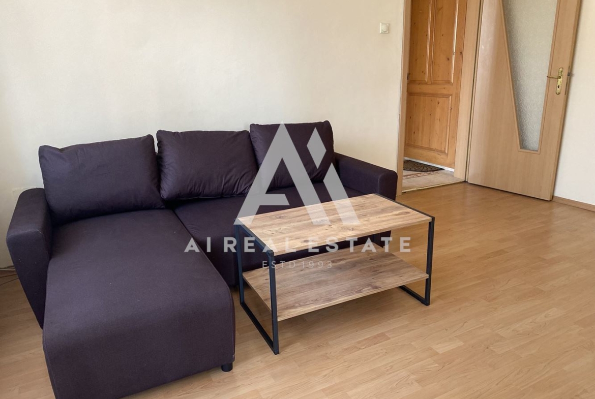 Тристаен апартамент в идеален център на гр. Плевен – район Катя Попова - 0