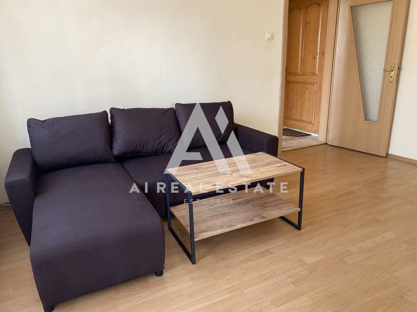 Тристаен апартамент в идеален център на гр. Плевен – район Катя Попова - 0