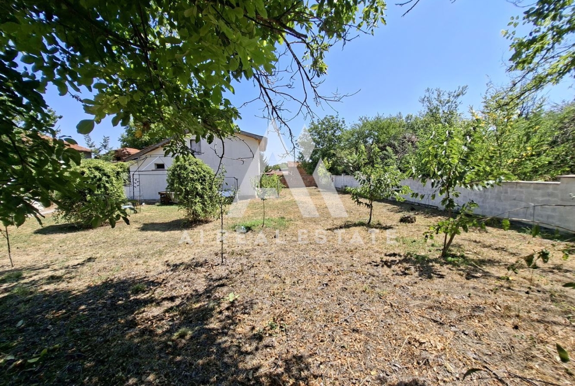 КЪЩА С ДВОР - 0