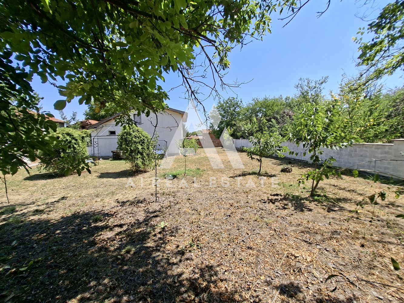 КЪЩА С ДВОР - 0