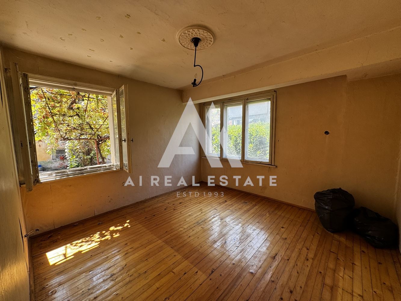 ПЪРВИ ЕТАЖ ОТ КЪЩА С ОТДЕЛЕН ВХОД-0 ПЪРВИ ЕТАЖ ОТ КЪЩА С ОТДЕЛЕН ВХОД - 0