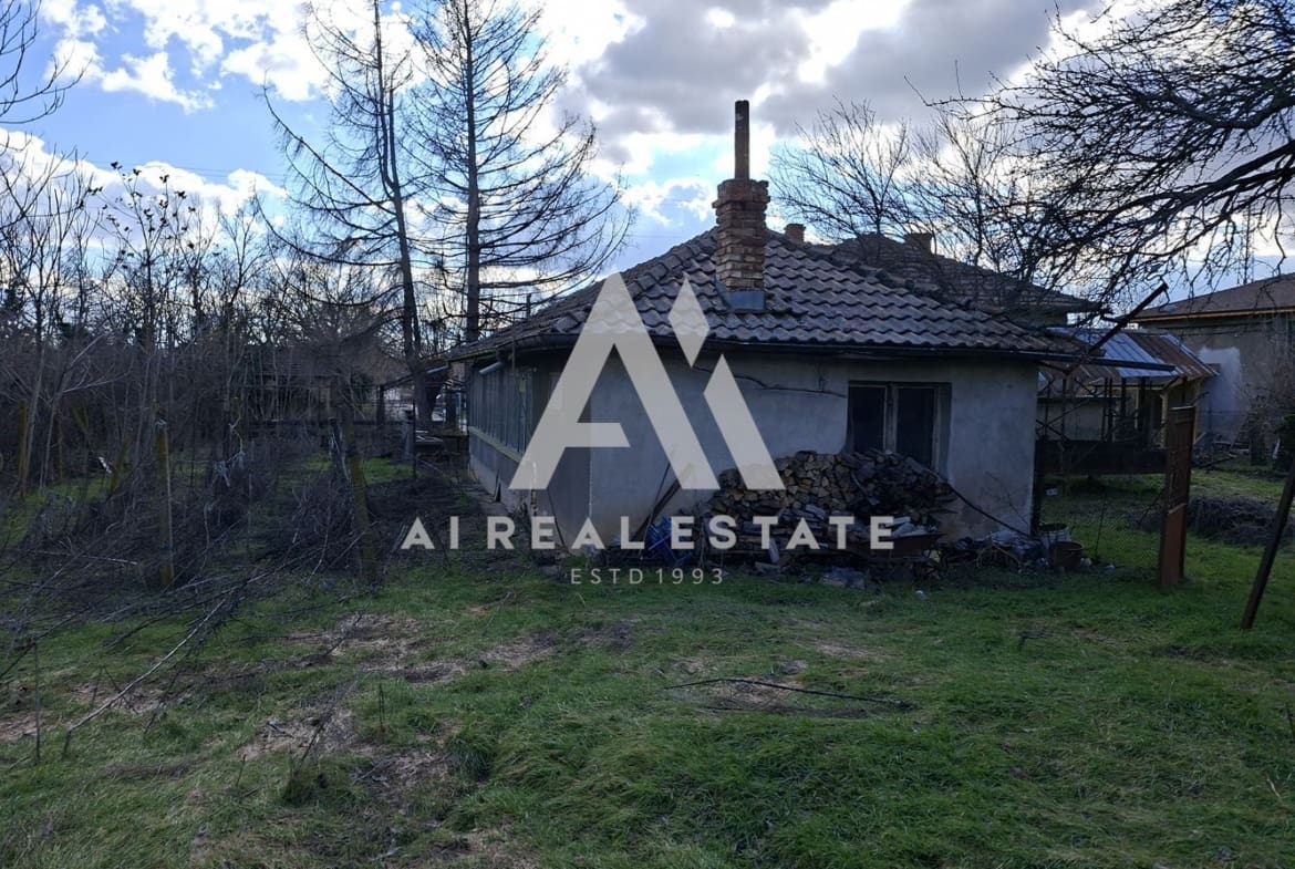 ЕДНОЕТАЖНА КЪЩА - 0