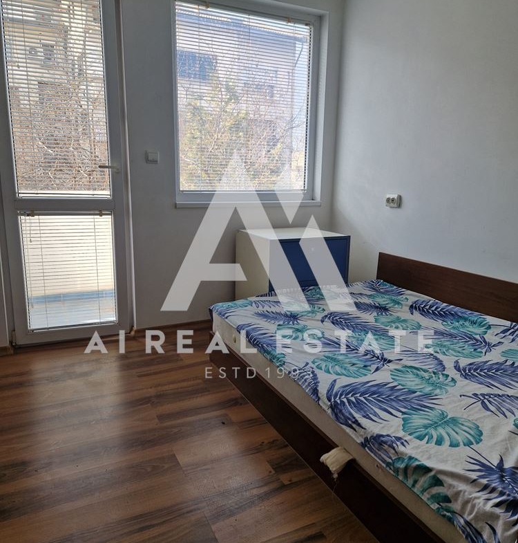 Тристаен обзаведен в ж.к. Мара денечева - 0