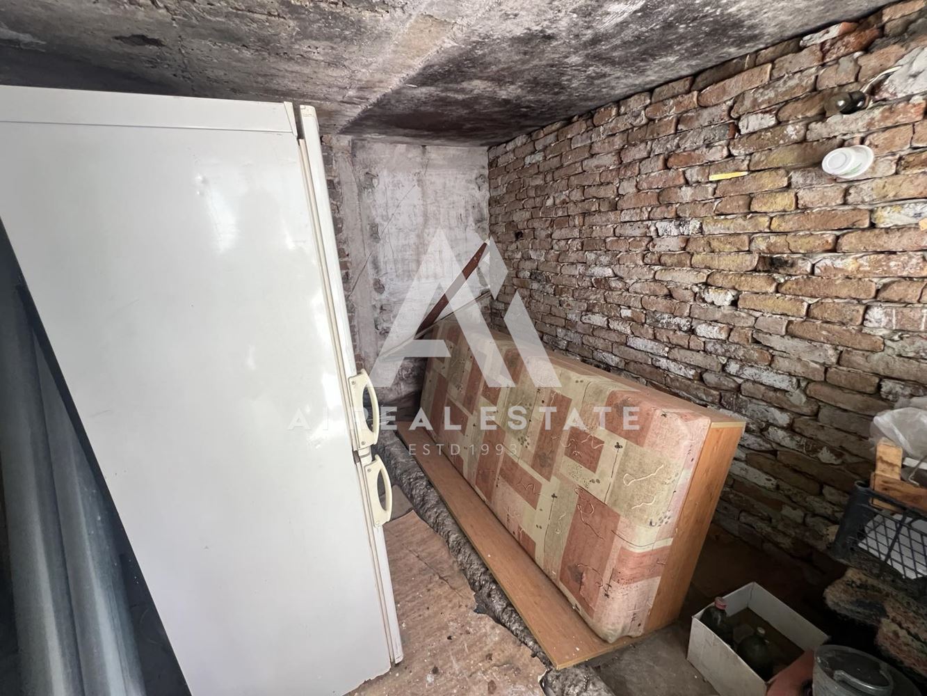 🏡 Етаж от къща на ул. Чаталджа – удобство и функционалност в централната част на Плевен - 0