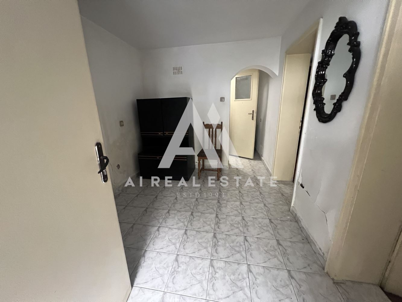 🏡 Етаж от къща на ул. Чаталджа – удобство и функционалност в централната част на Плевен - 0