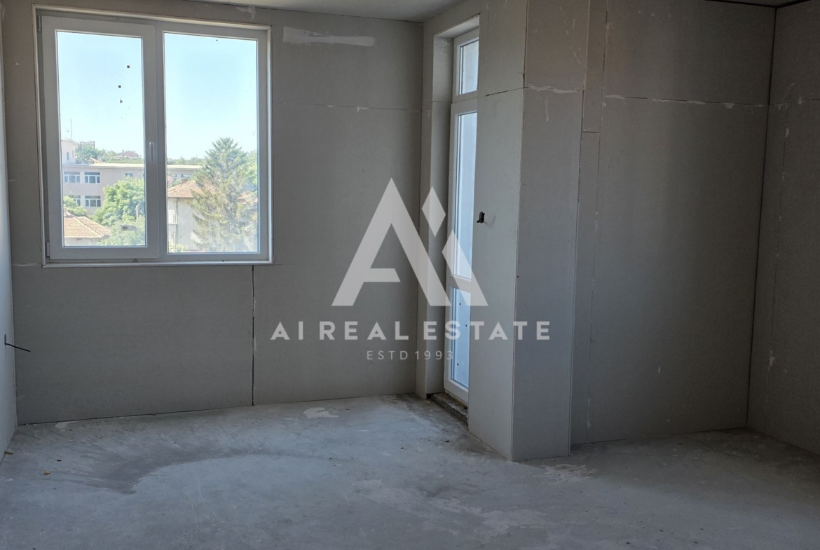 3-стаен Широк център! - 0