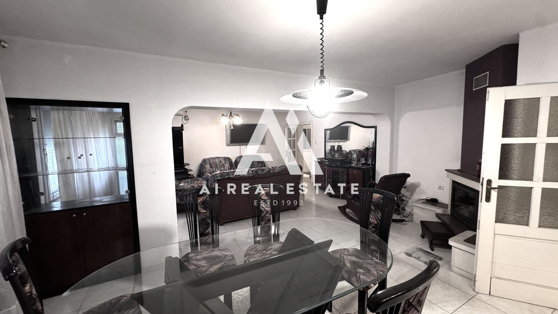 🏡 Луксозен четиристаен апартамент с площ 255 кв.м и двоен гараж – до идеален център и Медицински университет, Плевен - 0