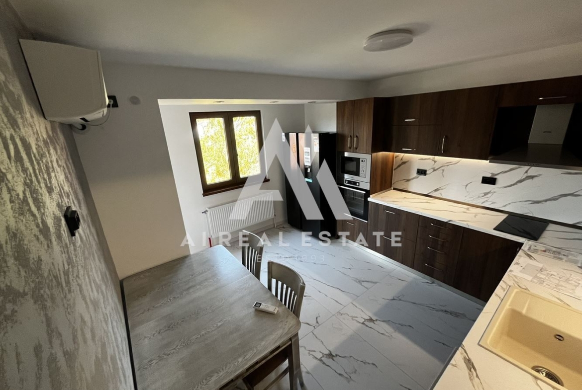 Тристаен апартамент под наем - 0