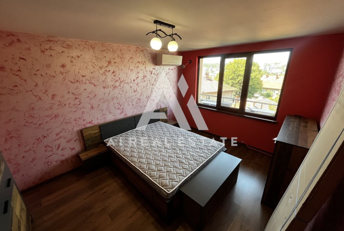 Тристаен апартамент под наем - 0