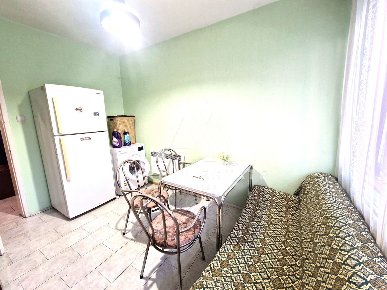 Продава двустаен апартамент - 0