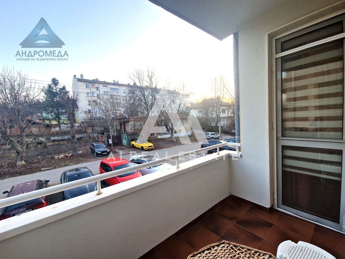 Продава просторен апартамент - 0