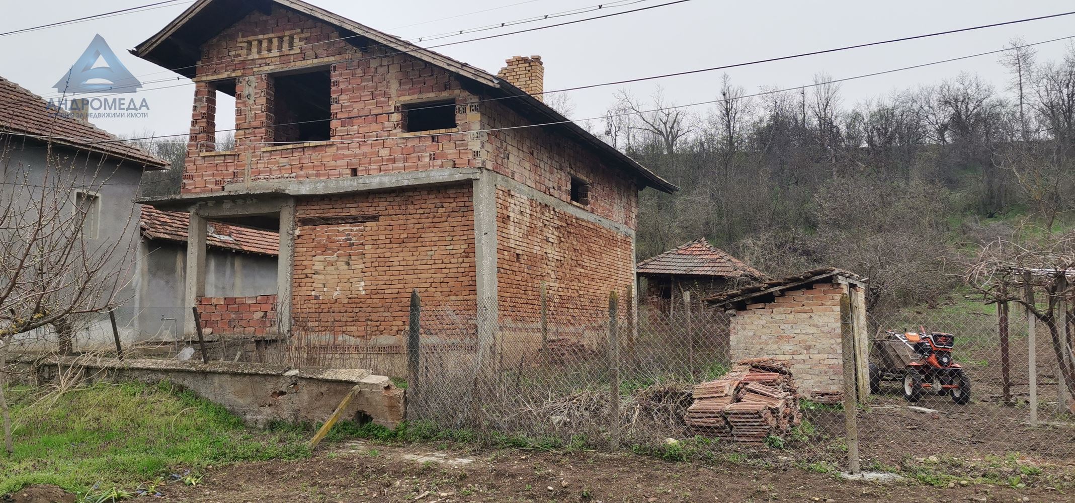 House S. Brășlănică 0(Note: The translation assumes "КЪЩА" means "house," "С." stands for a name or surname, and "БРЪШЛЯНИЦА" is a proper noun. Without additional context, this is the most direct translation.) КЪЩА С.БРЪШЛЯНИЦА - 0