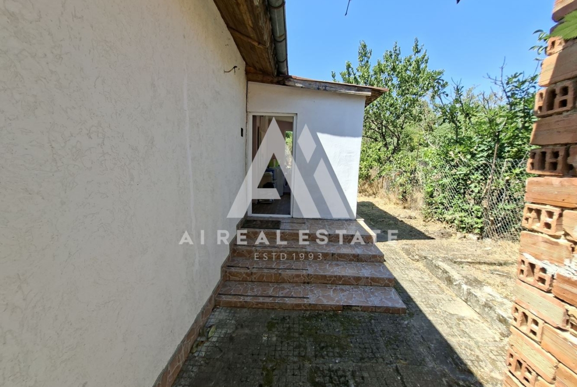 КЪЩА С ДВОР - 0