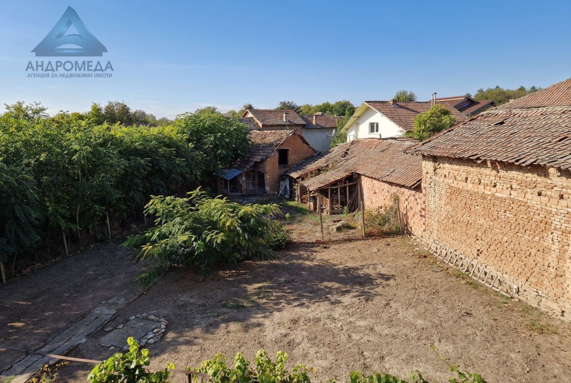 Продава Къща в с. Градина - 0