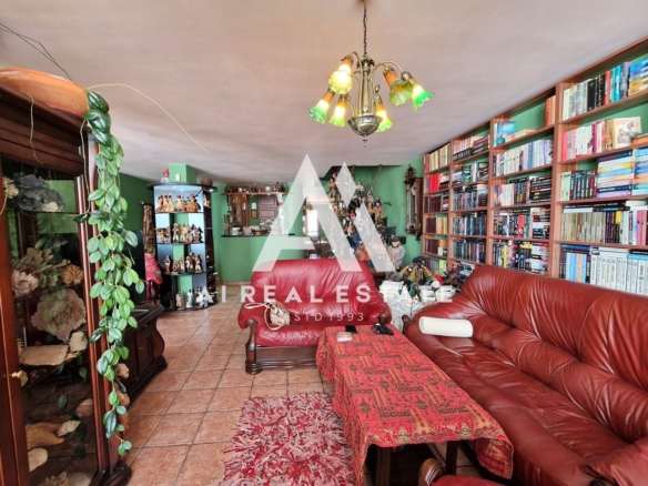 Продава се многостаен апартамент - 0