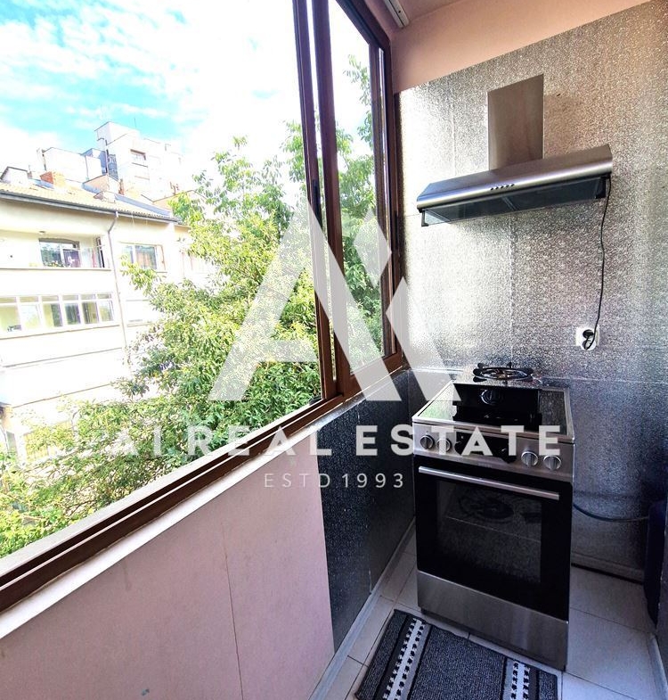 Продава тристаен апартамент - 0