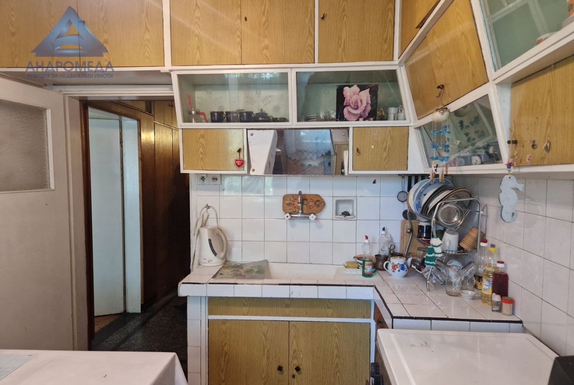 Продава тристаен апартамент - 0