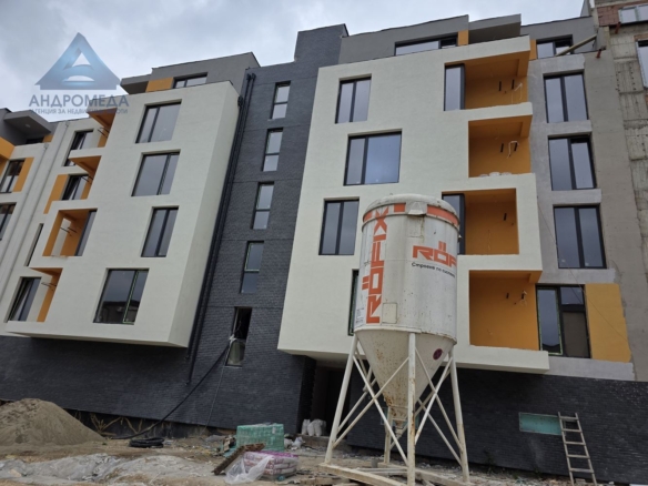 Тристаен апартамент с двор в затворен комплекс – ново строителство с Акт 16 - 0