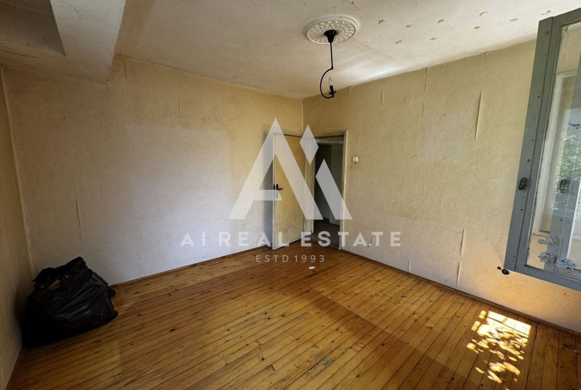 ПЪРВИ ЕТАЖ ОТ КЪЩА С ОТДЕЛЕН ВХОД - 0