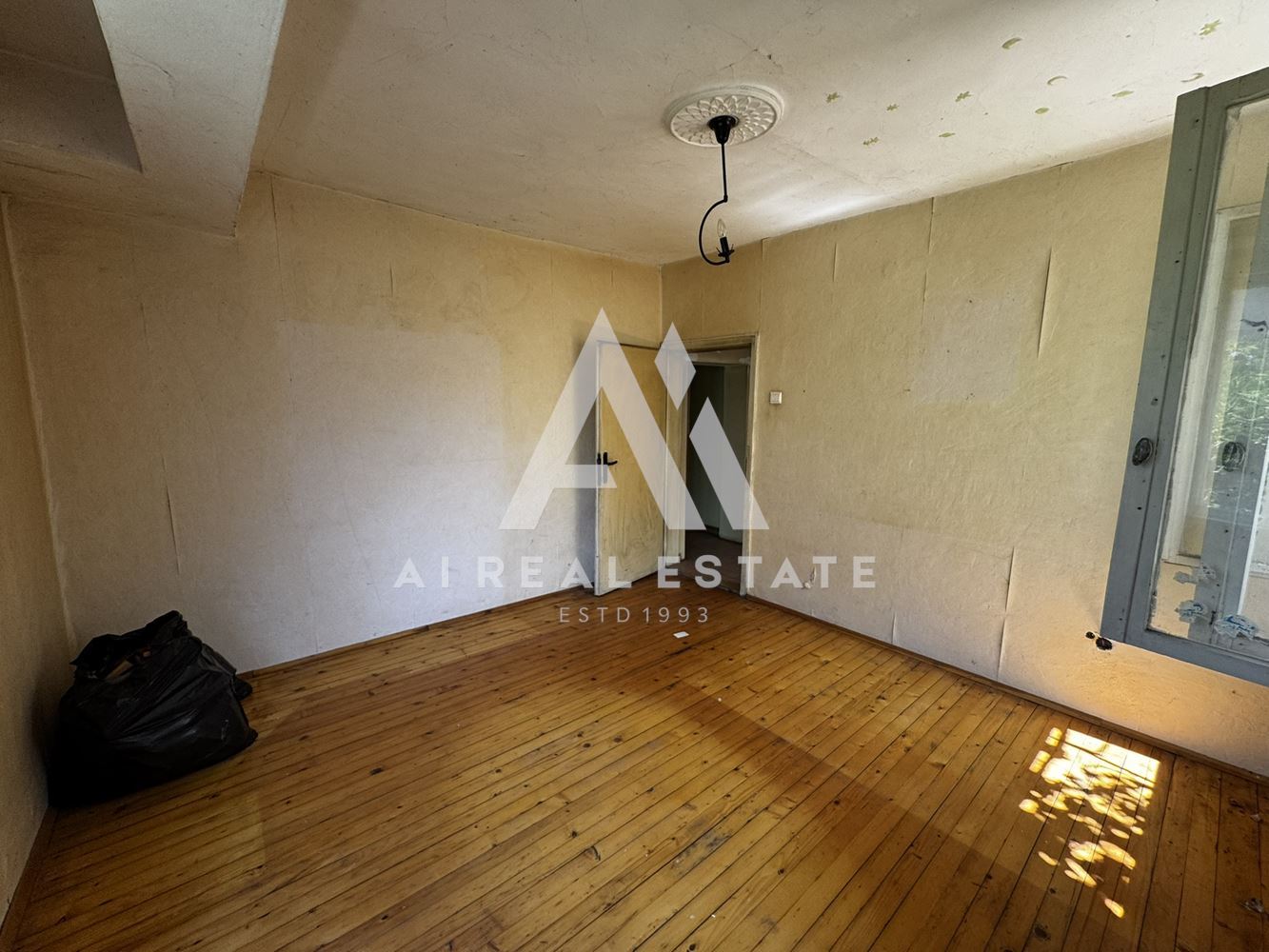 ПЪРВИ ЕТАЖ ОТ КЪЩА С ОТДЕЛЕН ВХОД-0 ПЪРВИ ЕТАЖ ОТ КЪЩА С ОТДЕЛЕН ВХОД - 0