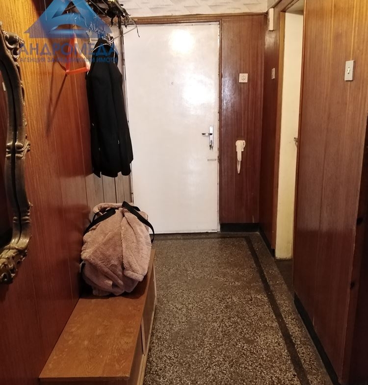 Продава тристаен апартамент - 0