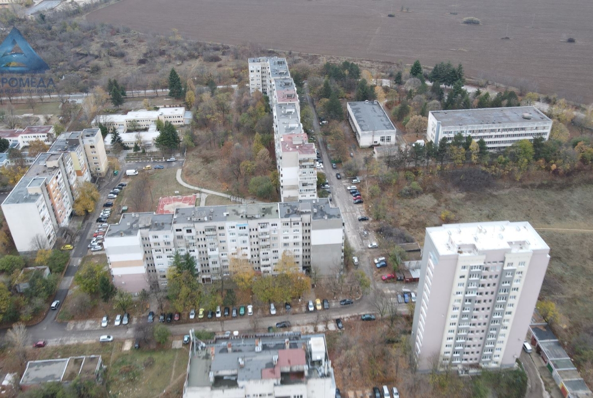 Поземлен имот - 0