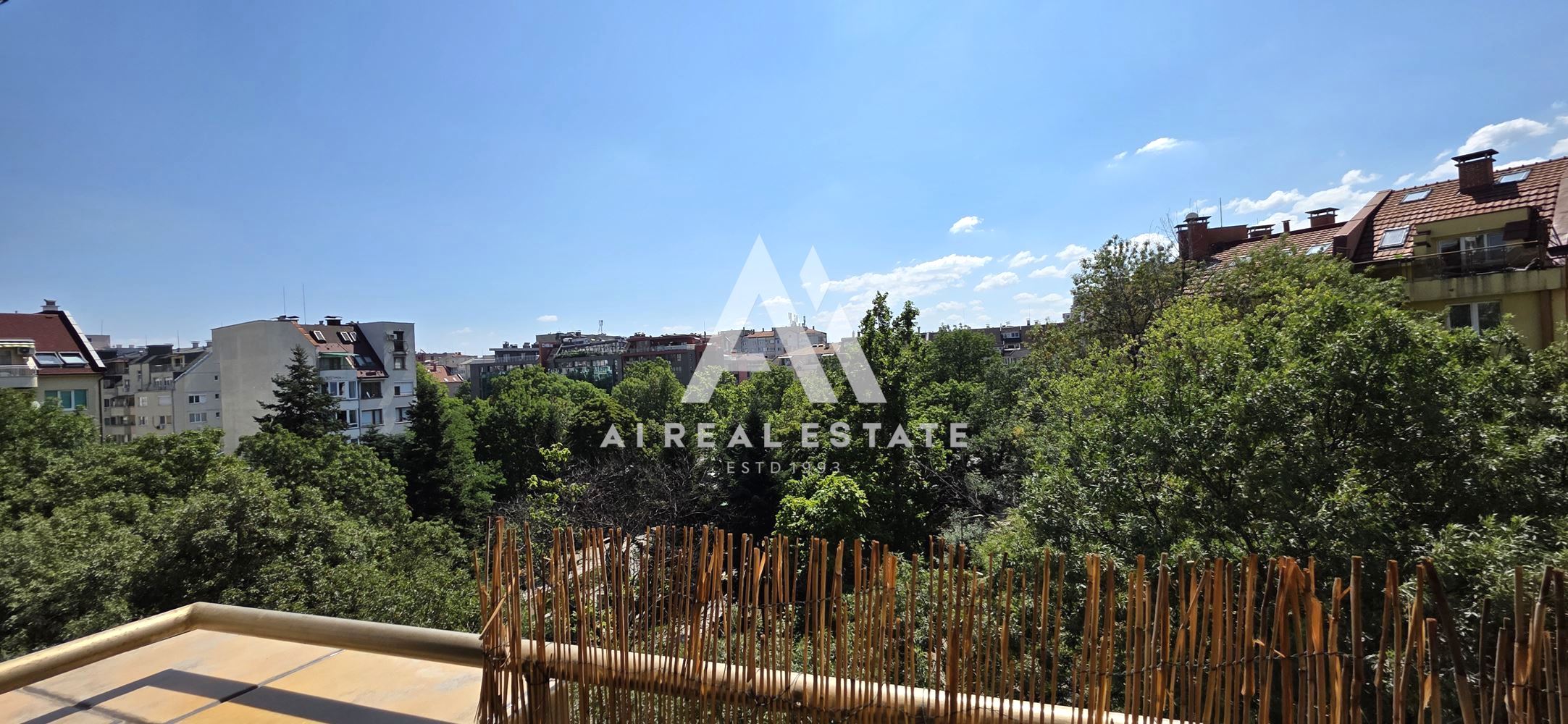 Слънчев двустаен апартамент в ж.к. Лагера – до метростанция „Красно село“ - 0