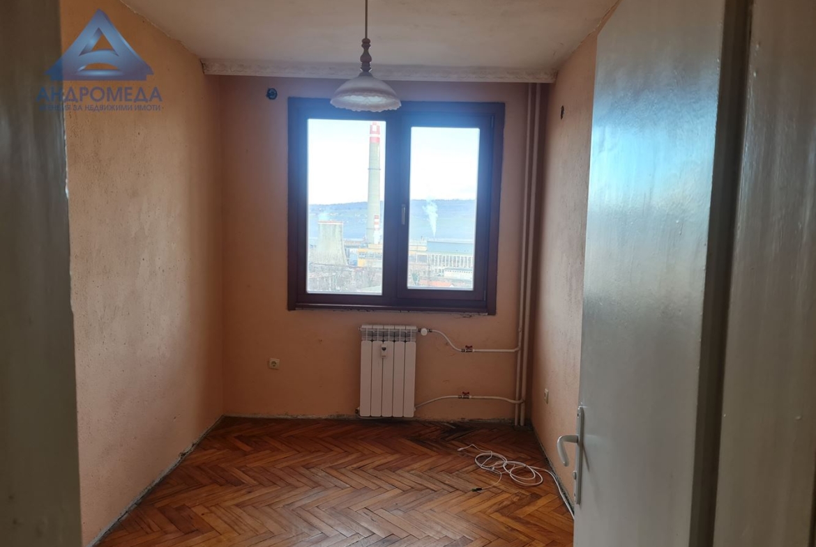 Тристаен Широк център! - 0