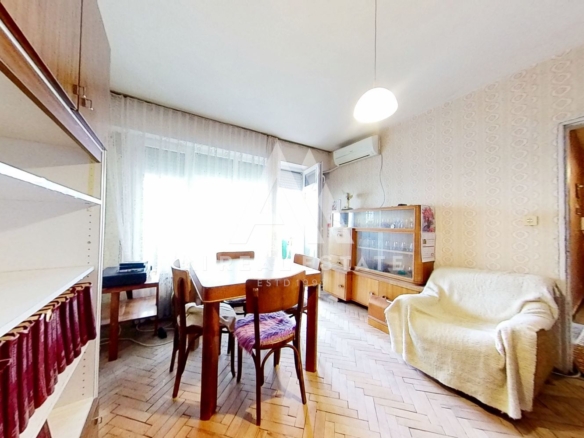 Тристаен апартамент ж.к. Сторгозия 1 - 0