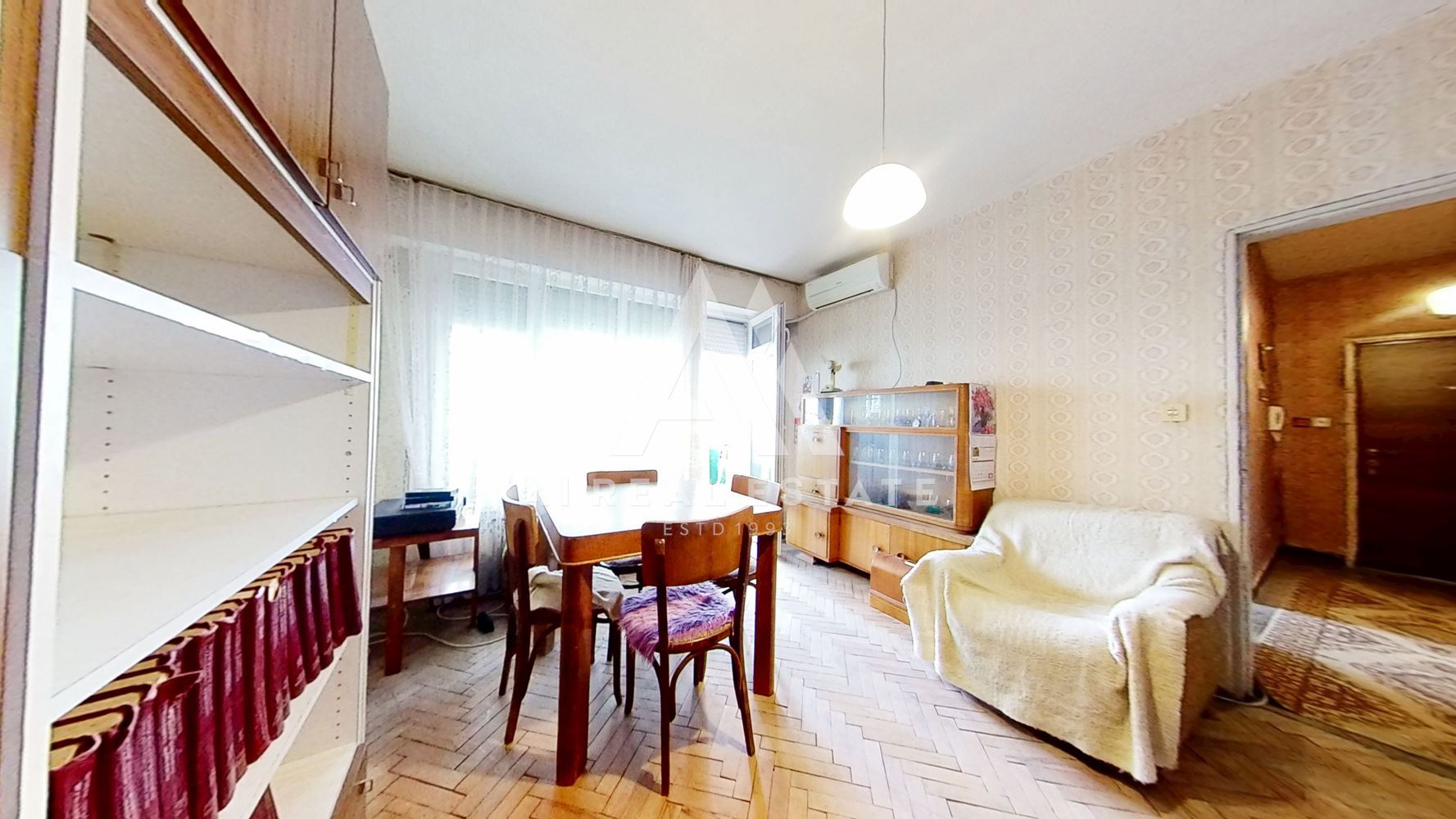 Тристаен апартамент ж.к. Сторгозия 1 - 0