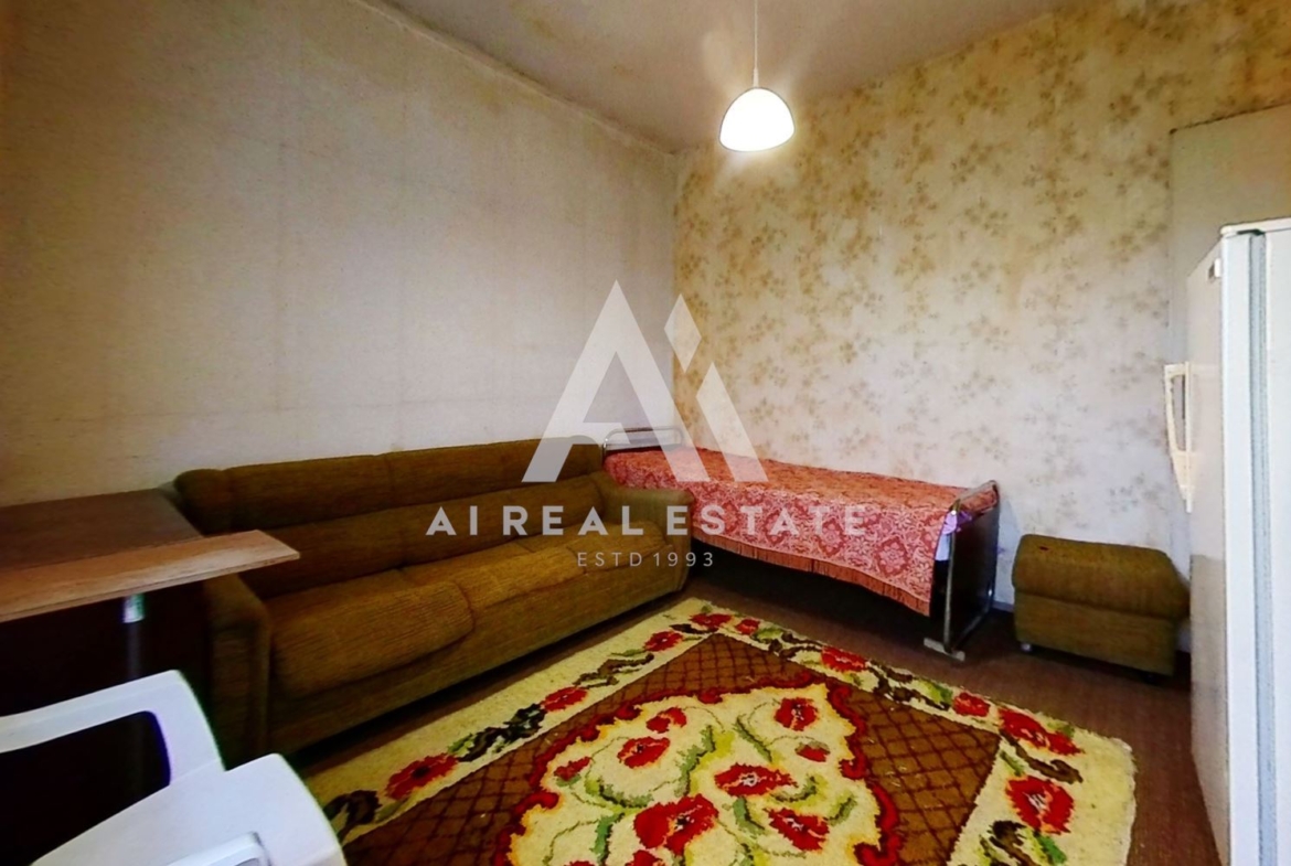 Тристаен апартамент ж.к. Сторгозия 1 - 0