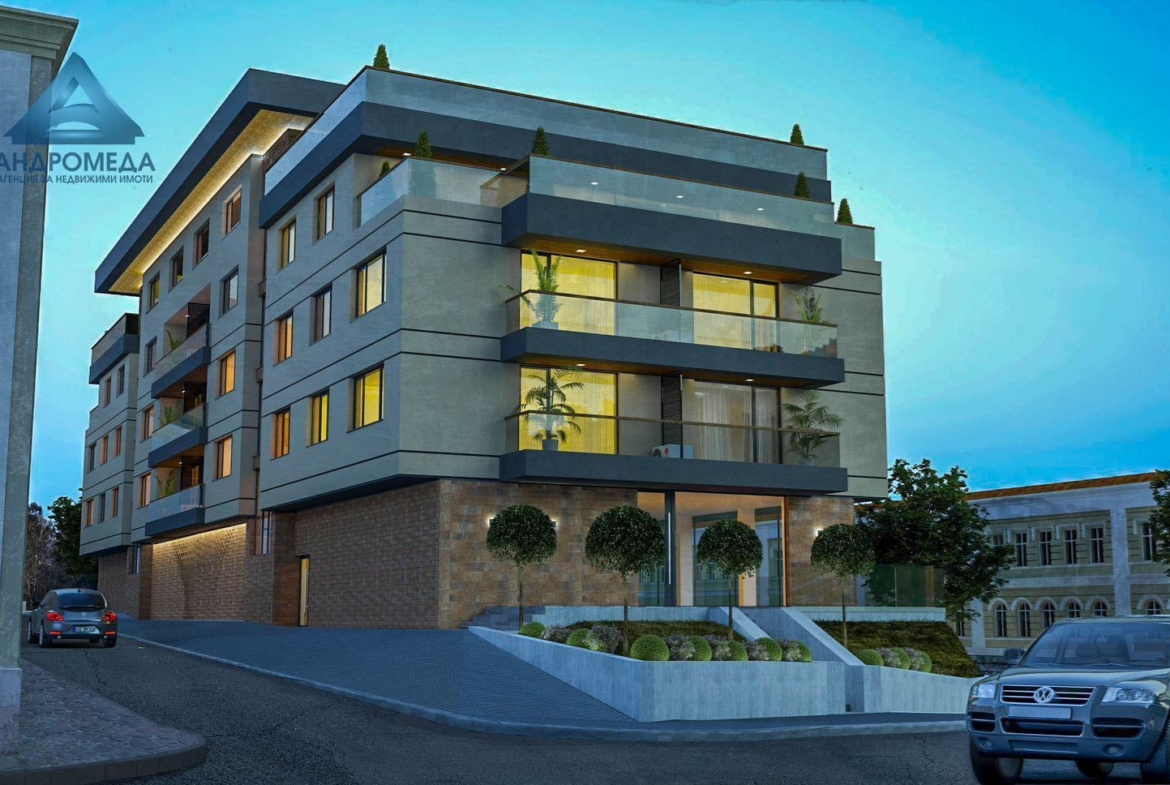 Магазин в сграда ГАЛЕРИЯ до ИСТОРИЧЕСКИ МУЗЕЙ ! - 0