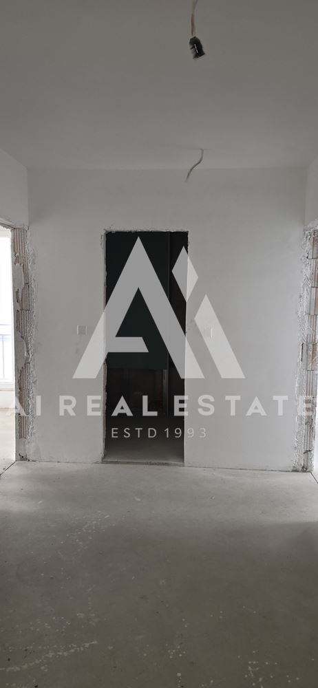 Двустаен апартамент с две покривни тераси | ж.к. Сторгозия, Плевен | Нова тухла | Акт 16 / 2025 | ТЕЦ | Асансьор - 0