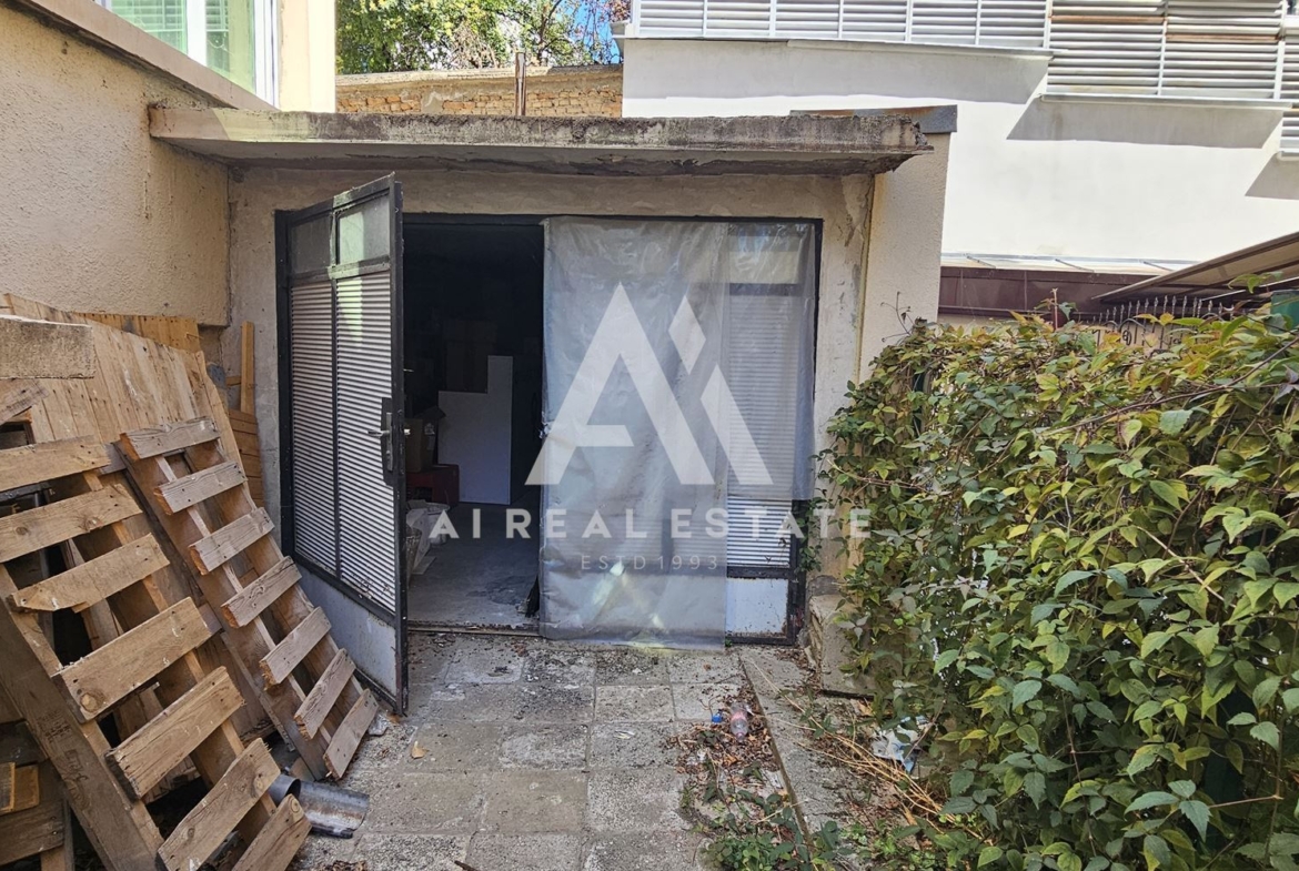 Просторен 3-стаен апартамент в сърцето на Плевен - 0