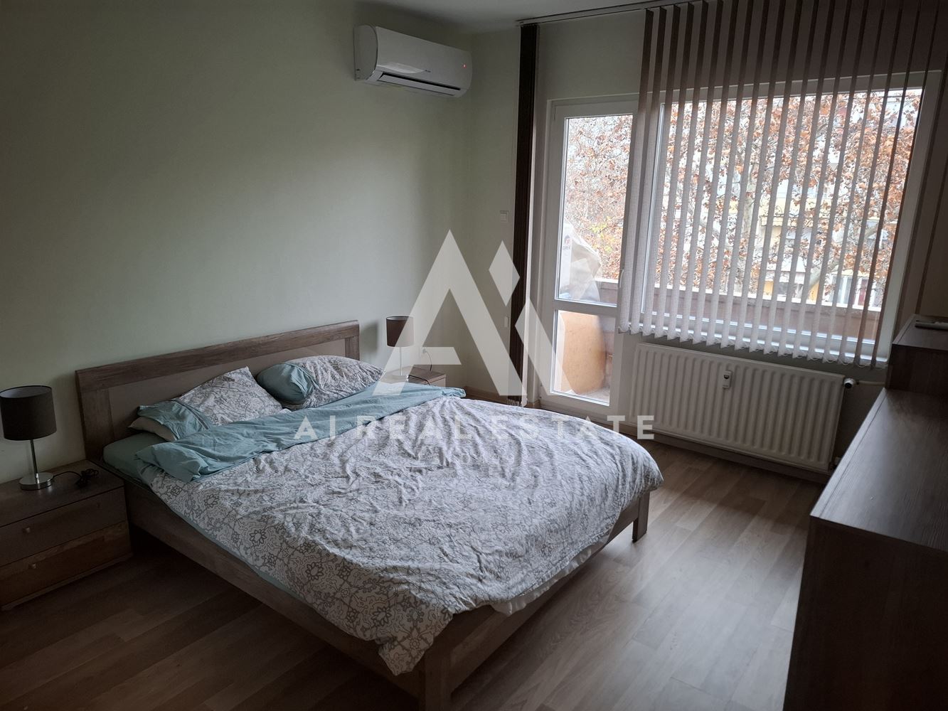 Двустаен апартамент в идеалния център - 0