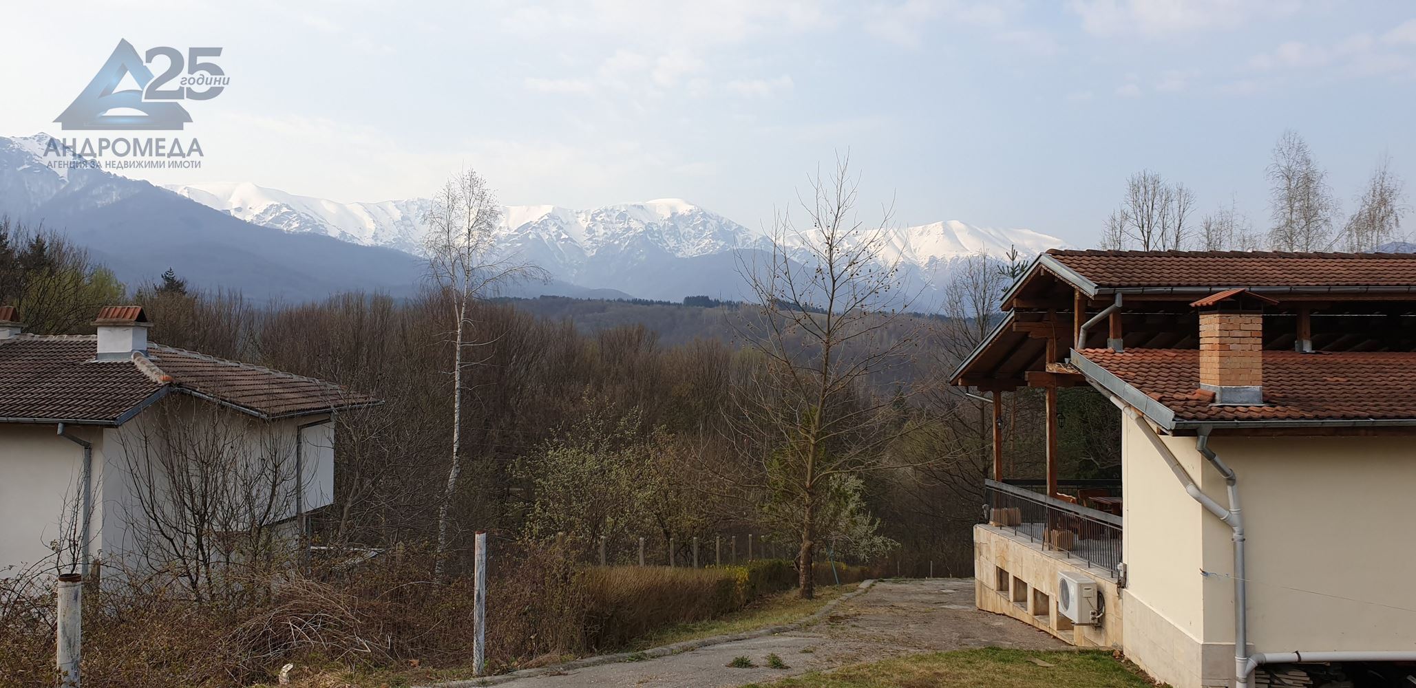 Хотел (работещ) в полите на Стара планина с отлична панорама и условия ! - 0