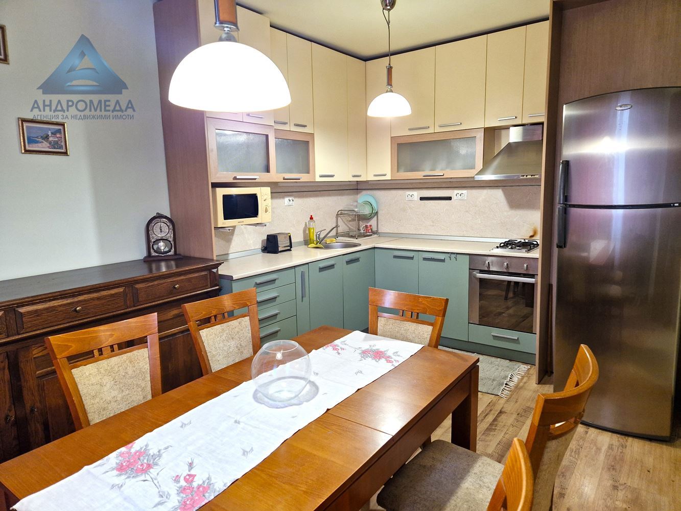 Отдава под наем тристаен апартамент - 0