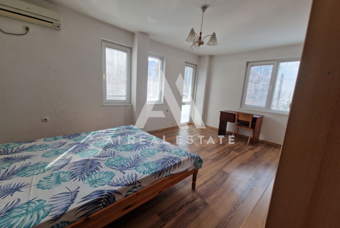 Тристаен обзаведен в ж.к. Мара денечева - 0