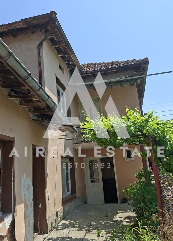 КЪЩА В БОЖУРИЦА - 0