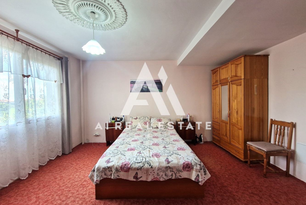 Продава тристаен апартамент - 0