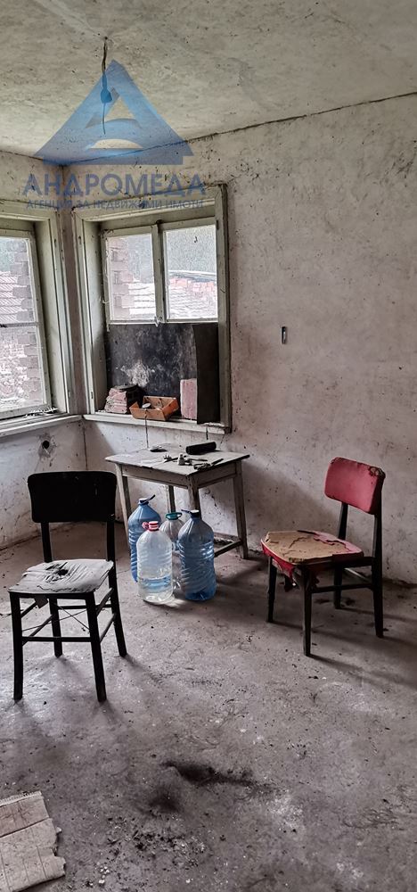 House S. Brășlănică 0(Note: The translation assumes "КЪЩА" means "house," "С." stands for a name or surname, and "БРЪШЛЯНИЦА" is a proper noun. Without additional context, this is the most direct translation.) КЪЩА С.БРЪШЛЯНИЦА - 0