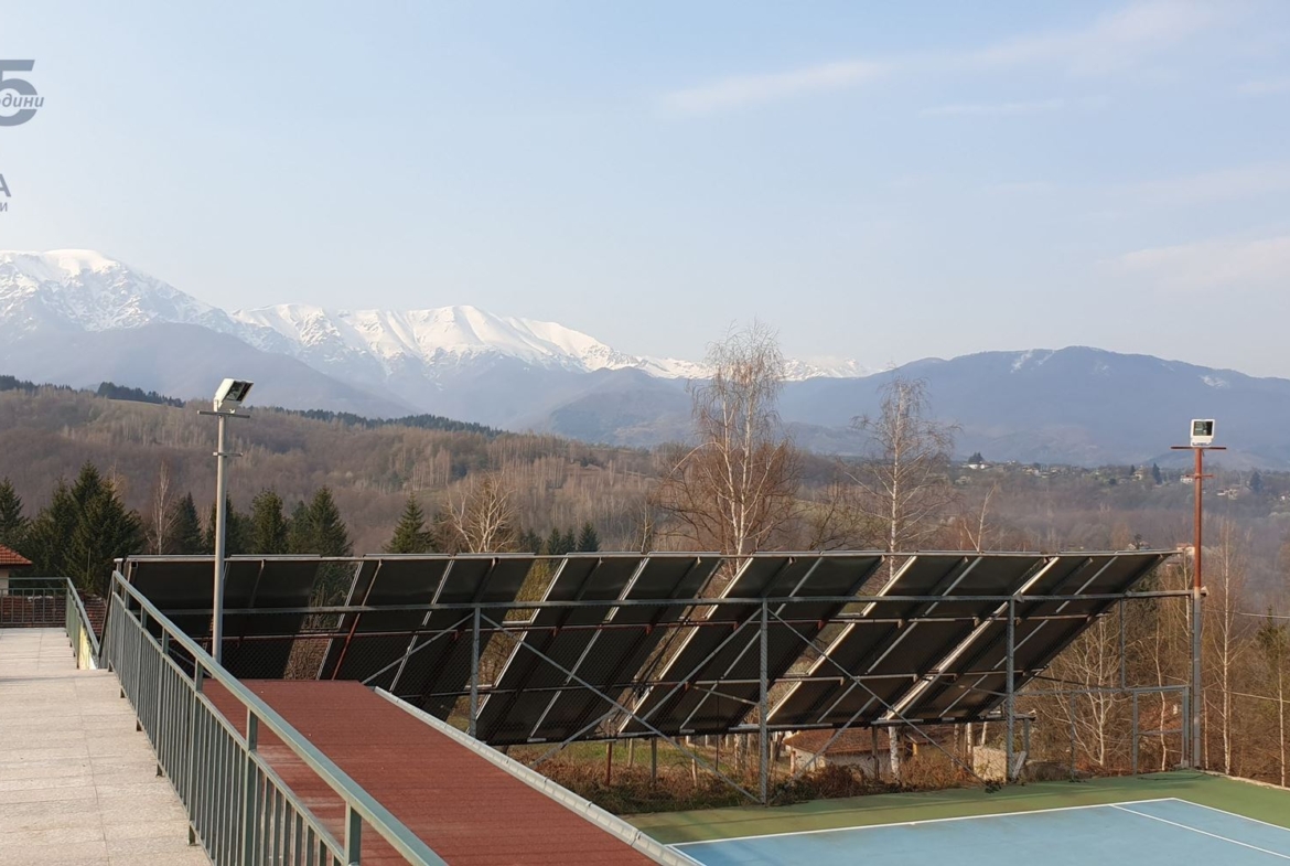 Хотел (работещ) в полите на Стара планина с отлична панорама и условия ! - 0