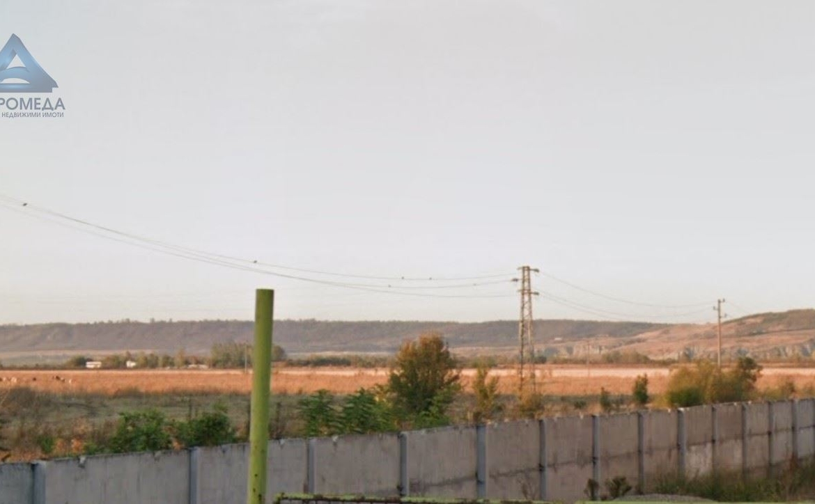 Терен за фотоволтачни централи в гр.Левски с площ 85208 кв.м. ! - 0