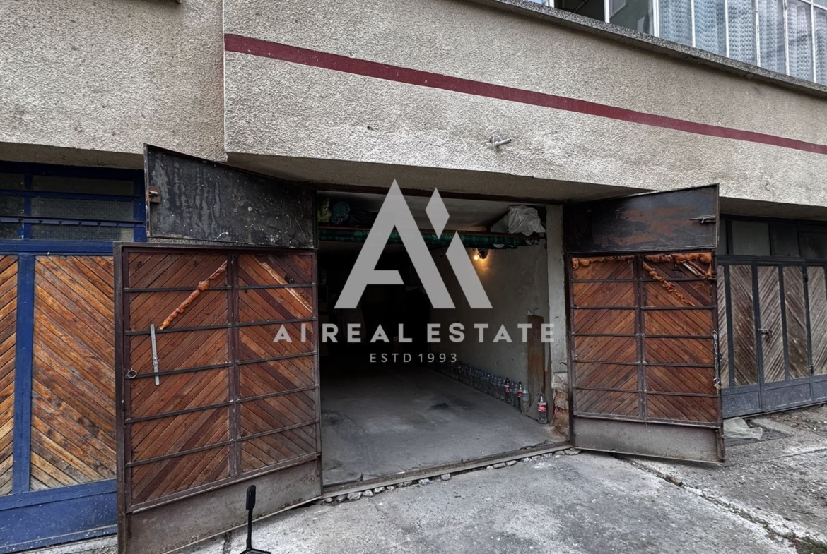 Двустаен с гараж на ул.Ал.Стамболийски №29 - 0