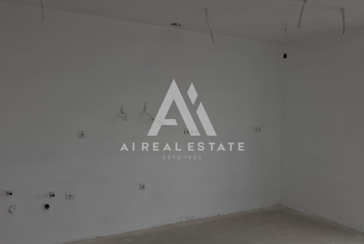 Двустаен апартамент с две покривни тераси | ж.к. Сторгозия, Плевен | Нова тухла | Акт 16 / 2025 | ТЕЦ | Асансьор - 0