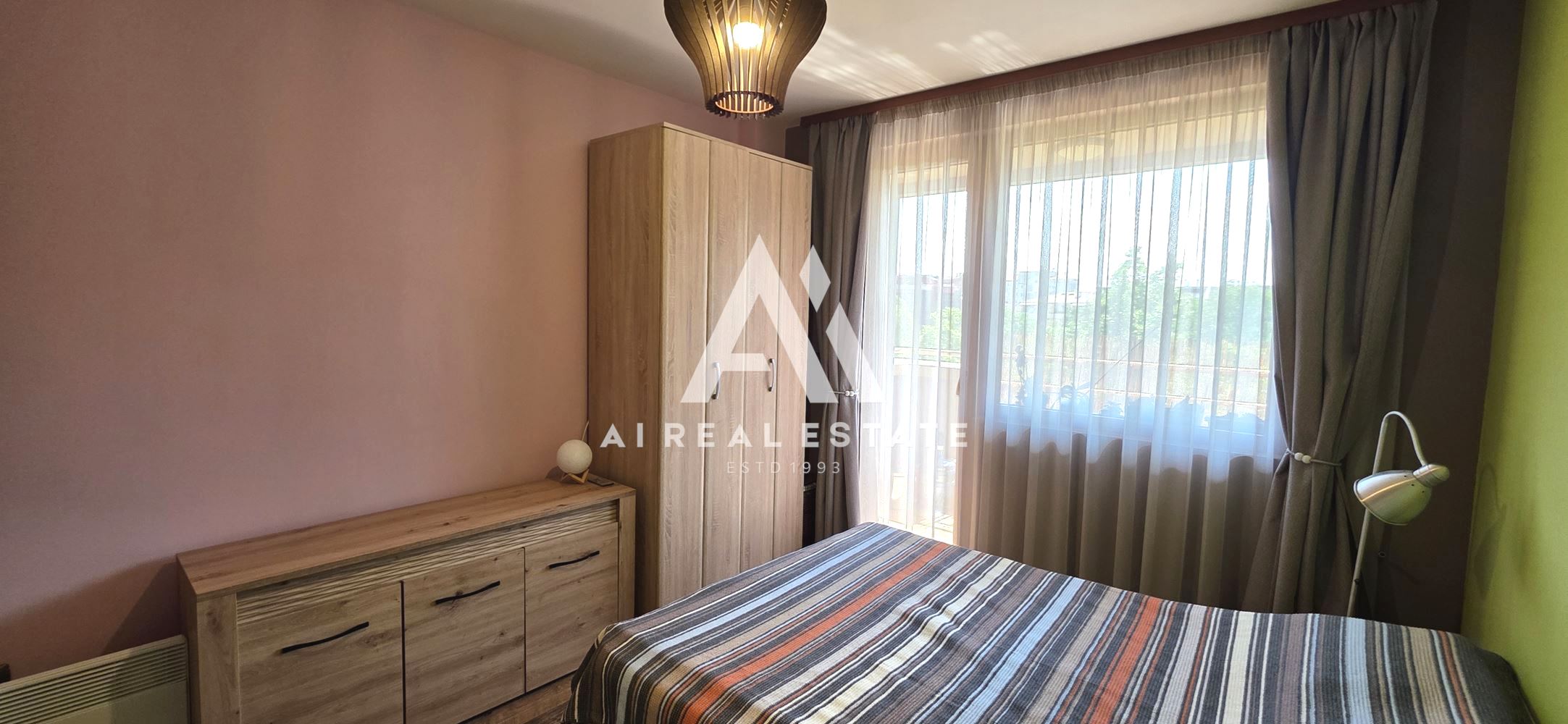 Слънчев двустаен апартамент в ж.к. Лагера – до метростанция „Красно село“ - 0