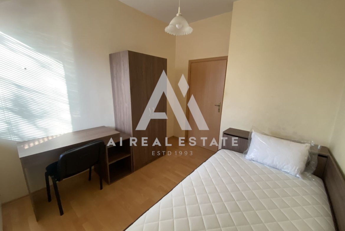 Тристаен апартамент в идеален център на гр. Плевен – район Катя Попова - 0